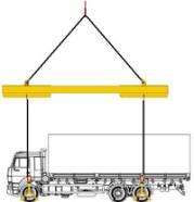 Комплект для подъема грузовых автомобилей: траверса с четырьмя захватами 7СЭС1/3-5,0 и 7СЭС1/3-7,0